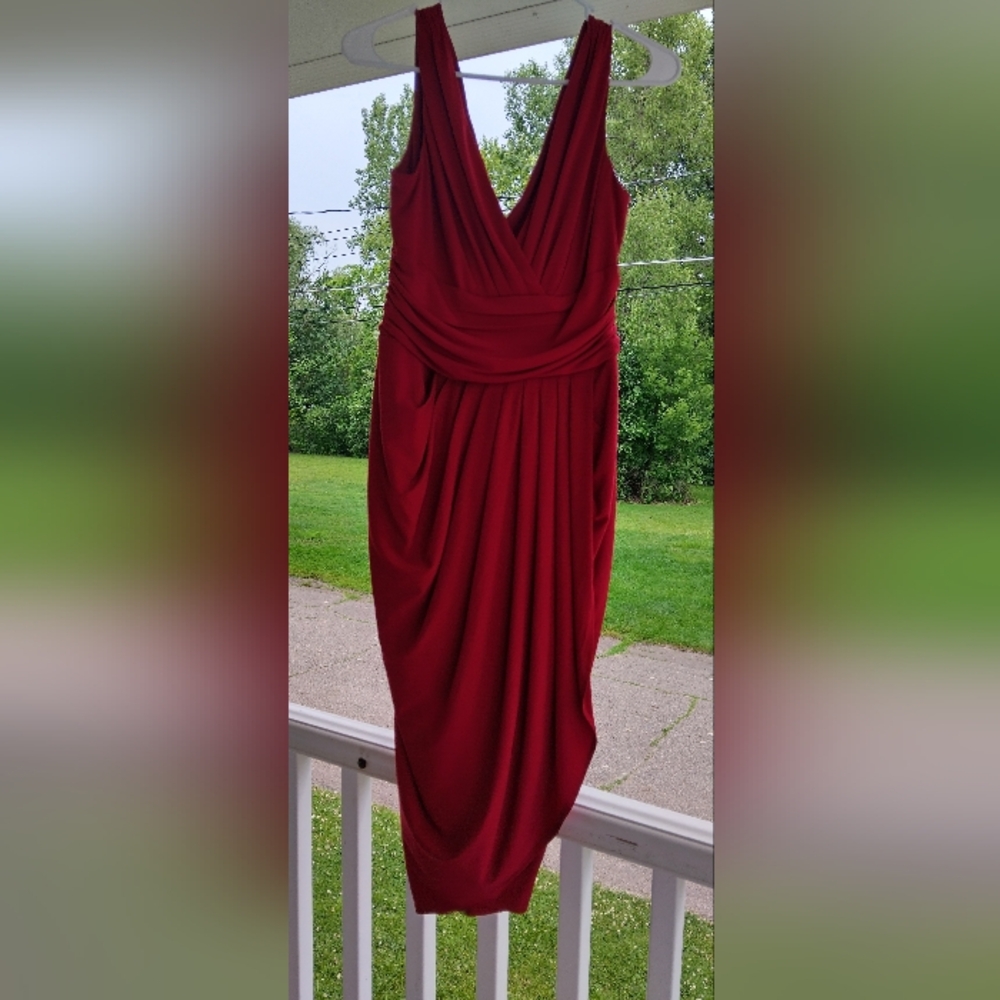 Maggy London Red Sheath Dress V-Neck